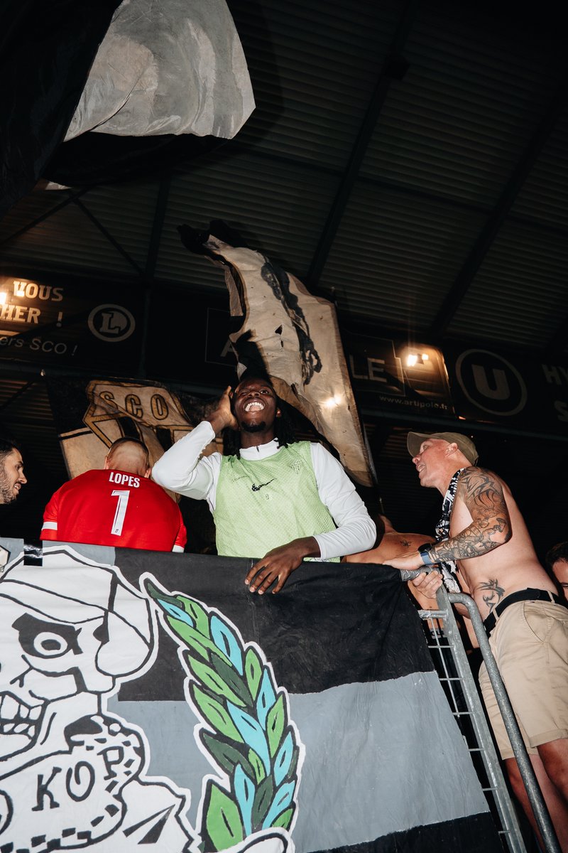 AngersSCO's tweet photo. Des moments uniques que l’on partage tous ensemble ! 🫶 https://t.co/hELsSwRmvo