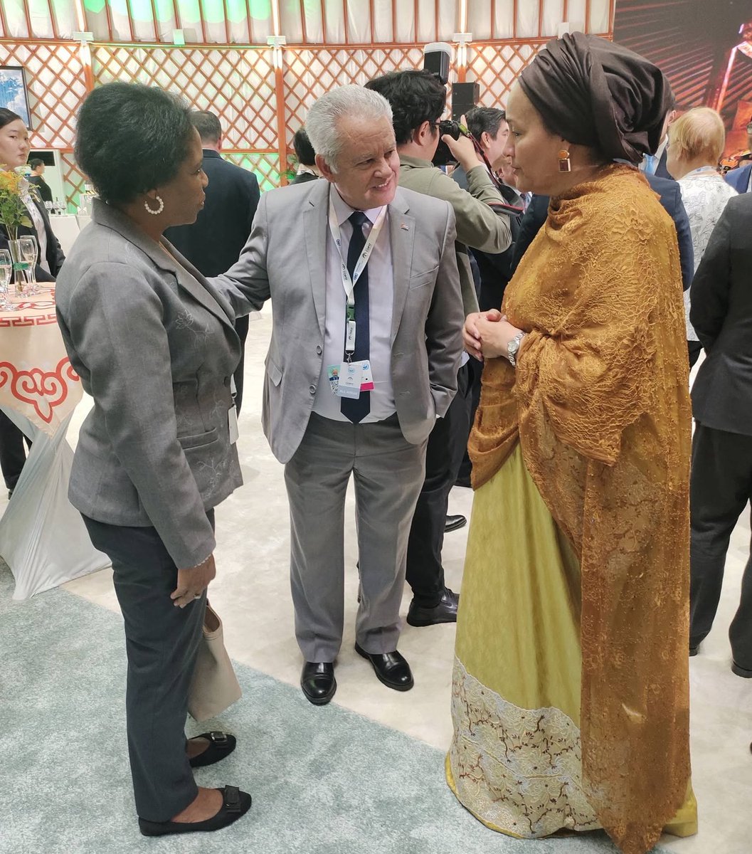 CubaMINREX's tweet photo. 🇺🇳La vicesecretaria general de @ONU_es, Amina Mohammed, en encuentro con el Embajador de #Cuba 🇨🇺 en Mongolia, Emilio Pevida Pupo, y la viceministra del CITMA, Idalia López Pedroso, reafirmó su solidaridad con #Cuba frente al bloqueo de EE.UU.

ℹ️: https://t.co/PJAWGc2p7R https://t.co/PjbQZsKWP4