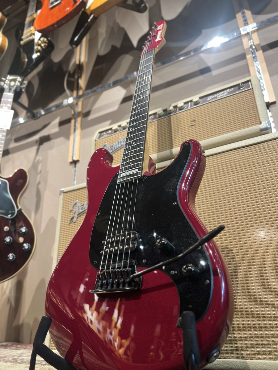 1484shibuya's tweet photo. 【エレキフロア】
Ibanez/AH-10 入荷いたしました！
アラン・ホルズワースとの共同開発、２年ほどしか生産されなかったレアモデル！

なんと、あのキング・クリムゾンで活躍された、ジャッコ・ジャクジクが所有していた個体でございます！
https://t.co/F9zGjwcJZv
＃イシバシ中古通信　＃イシバシ楽器 https://t.co/j8Rhzy2Ejn