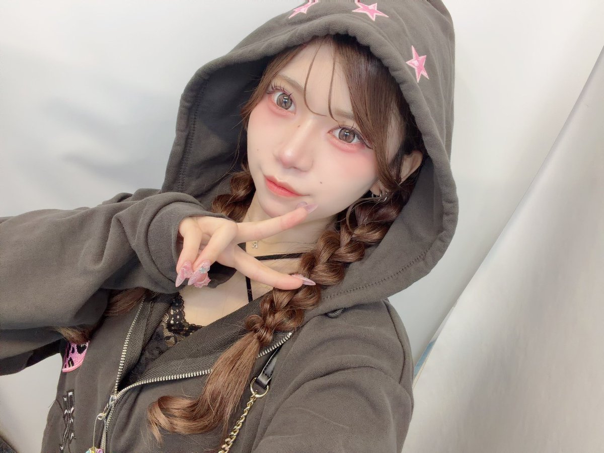 nyanchuu__runa's tweet photo. 元気になりました( ¯ᒡ̱¯ )🎶
明日やっとにゃんはろ出勤でつ❣️るなはピンクのデビル制服着ます😻🩷
後半暇な予定なのでぜひ(:3_ヽ)_ https://t.co/yjoHprOMLm