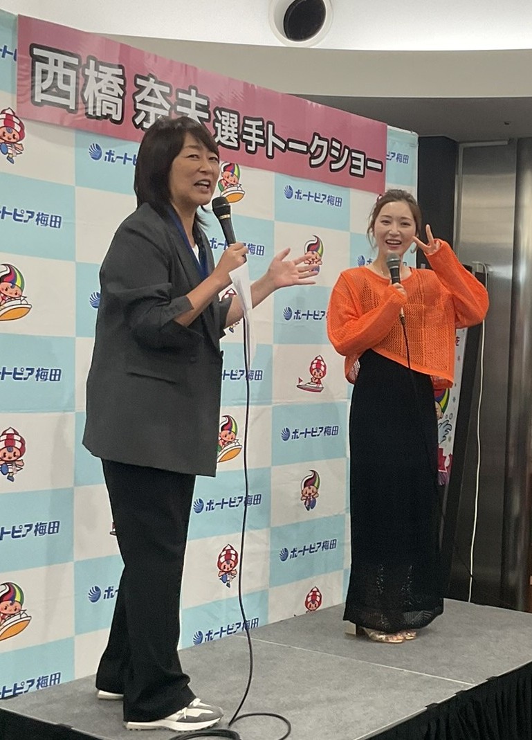 BoatpierUmeda's tweet photo. #西橋奈未 選手トークショー　
第1部終了しました！    

第2部は14時30分〜 

トークショー終了後サイン入りグッズが当たる 
抽選会を行います 🥰 

第2部抽選会の参加券は配布終了となっております🙇‍♀️
#ボートレーサー  #トークショー ＃梅田 https://t.co/uhLd33gu9z