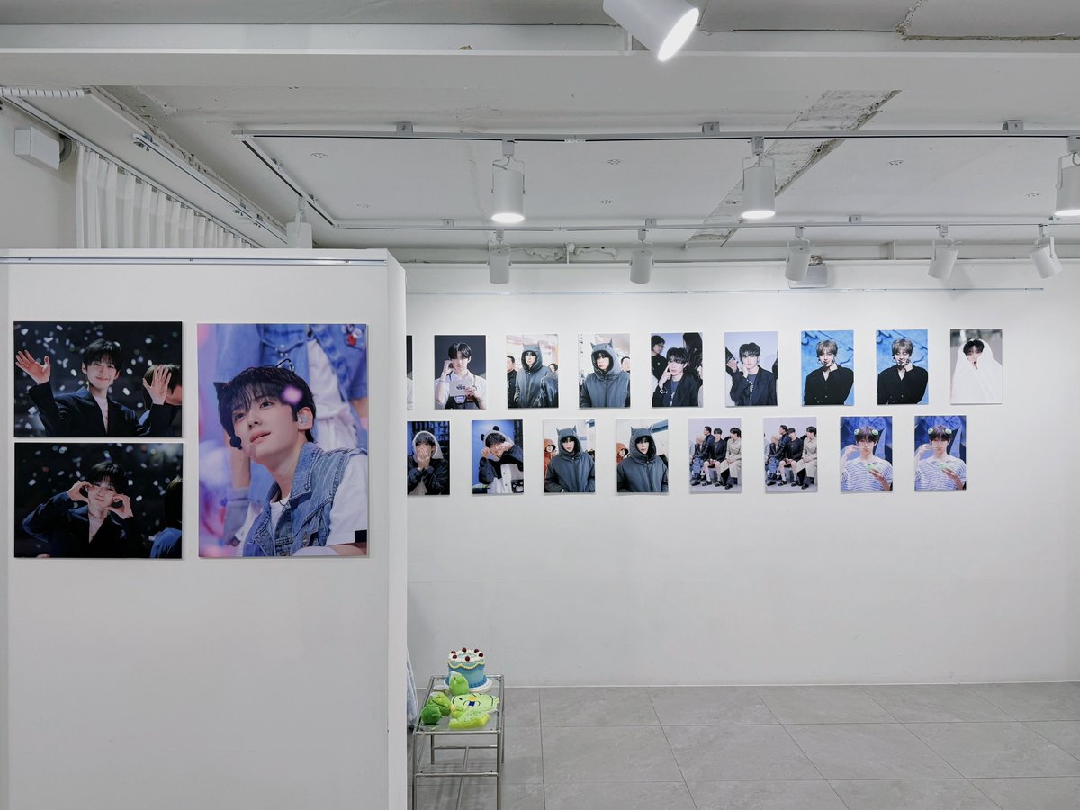 shHBDevent's tweet photo. 20일 카페 영업시간은 12:00 - 18:00 입니다!
마감 후 디피 &amp; 일부 액자 나눔 진행 예정이니 나눔 받으실 분들은 17:30 까지 카페로 와주세요! 🙂 https://t.co/ChSY7IhAVE