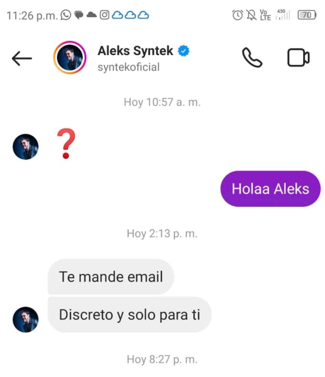 freakhades's tweet photo. Me encontré el post de una chavita en Facebook compartiendo sus convos con Aleks Syntek y debería estar aquí también!!! https://t.co/eTnVZGJGo5