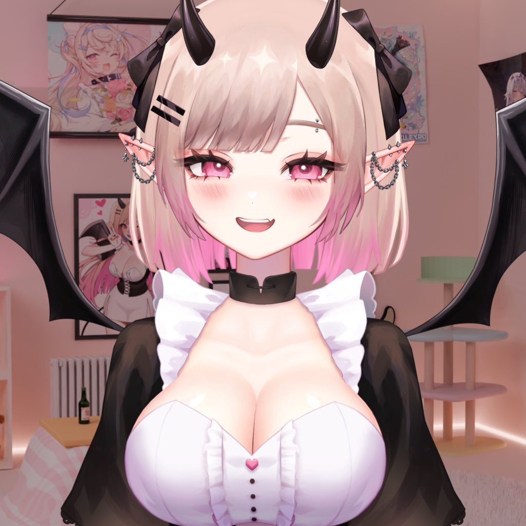 daph_vttt's tweet photo. vtuber vs irl https://t.co/no5TFSJGlc