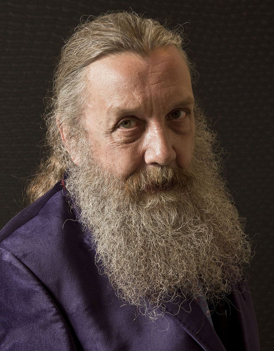 BerIn_Diaz's tweet photo. Dato: en una reciente entrevista Alan moore confeso que tiene una figura de su parodia de los Simpson y que amo participar en ella, y dijo que es divertido tener una versión súper musculosa de el. https://t.co/VQNLSgFwNw