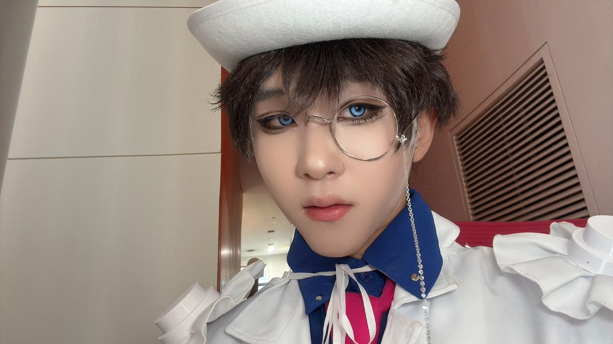 siro_780's tweet photo. 너무 졸리고 덥고 https://t.co/u6JgQtYAAu