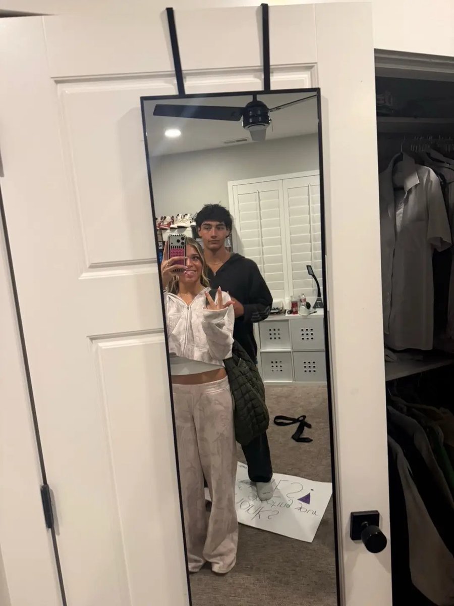 noshoesqueen's tweet photo. HAPPY ONE MONTH TO MY BABY 🩷

one month of loving YOU. one month of US. one crazily insanely packed month of all kinds of shit we've been through together but I wouldn't want it any other way. you complete me in ways that truly just make so much sense.

    it's you and me + https://t.co/GgT9aPOgHz