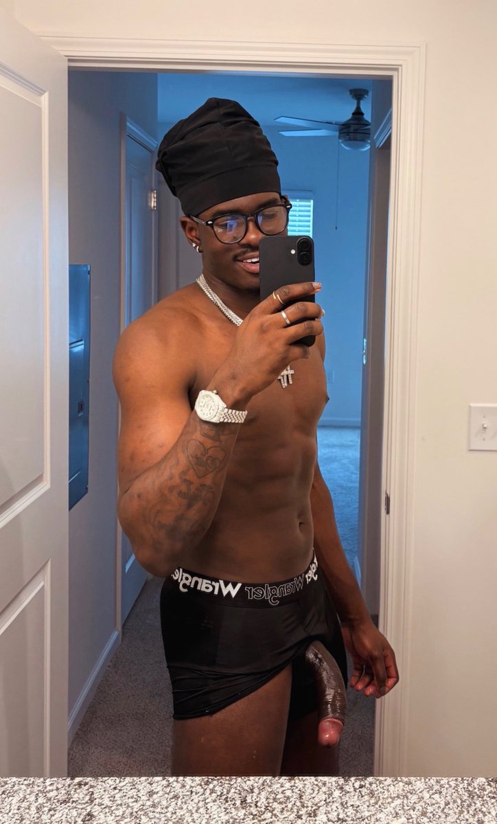 timDADONN's tweet photo. More photos of that sexy black cock he know its big @jsgotswagz  #bbc #cumshot https://t.co/tqlyQeap4B