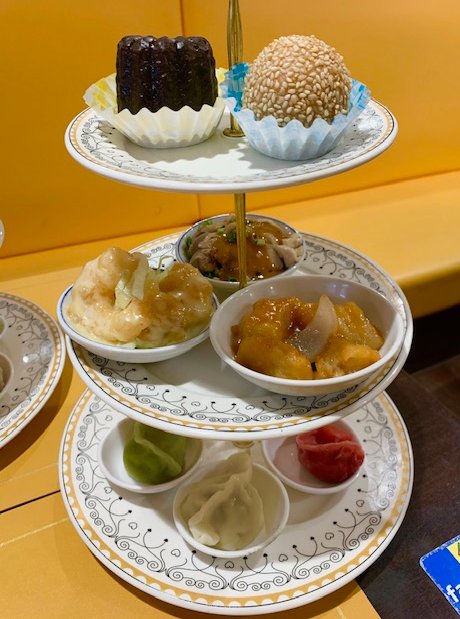 hamarepo's tweet photo. 水餃子でおなじみの「山東」でアフタヌーンティー!? 🥟

横浜中華街の「山東2号店」で、名物の水餃子からエビマヨ、デザートまで、少しずつ楽しめるセットをいただきました。

お茶付きで2,178円（税込）。
今回、予想外に気に入った水餃子もありました！

※平日限定。9/21（月）〜23（水）は提供休止、9/24（木）から再開です。
↓