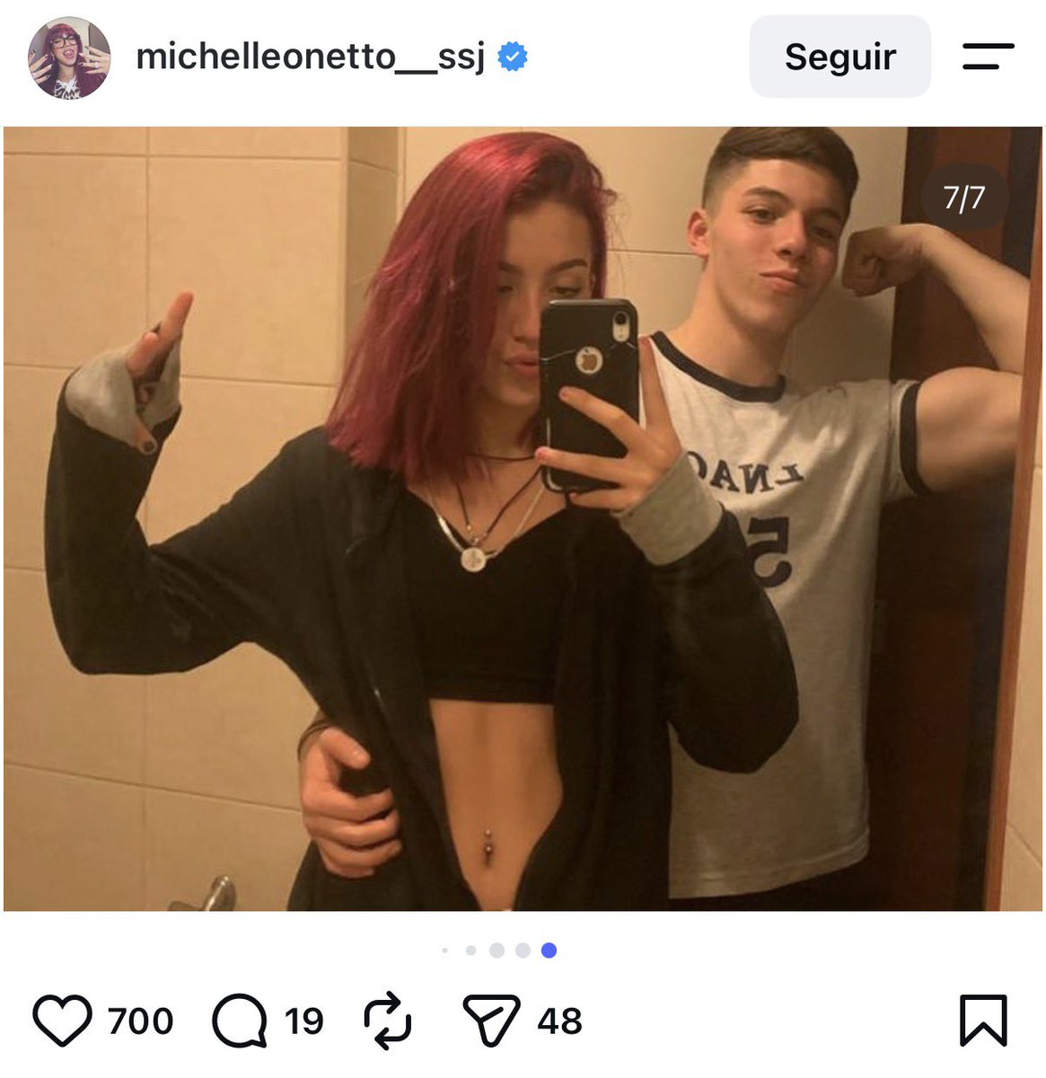 stopqqk's tweet photo. Me pasaron un post de Michelle Onetto (Ñengo) quien en su propia publicación de 2021 admitió haber roto un espejo del colegio Liceo Naval y de haber sido suspendida varias veces. Además habla como una persona de “calle”. Sorry pero además de violenta y bully das CRINGE https://t.co/FRD9ui63Cb