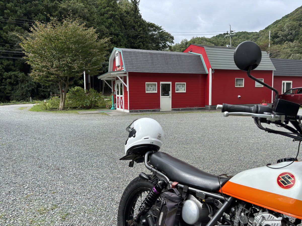 ItUnderwater's tweet photo. 珍しくアイスなど食べてみた https://t.co/PjDU2KhPAf