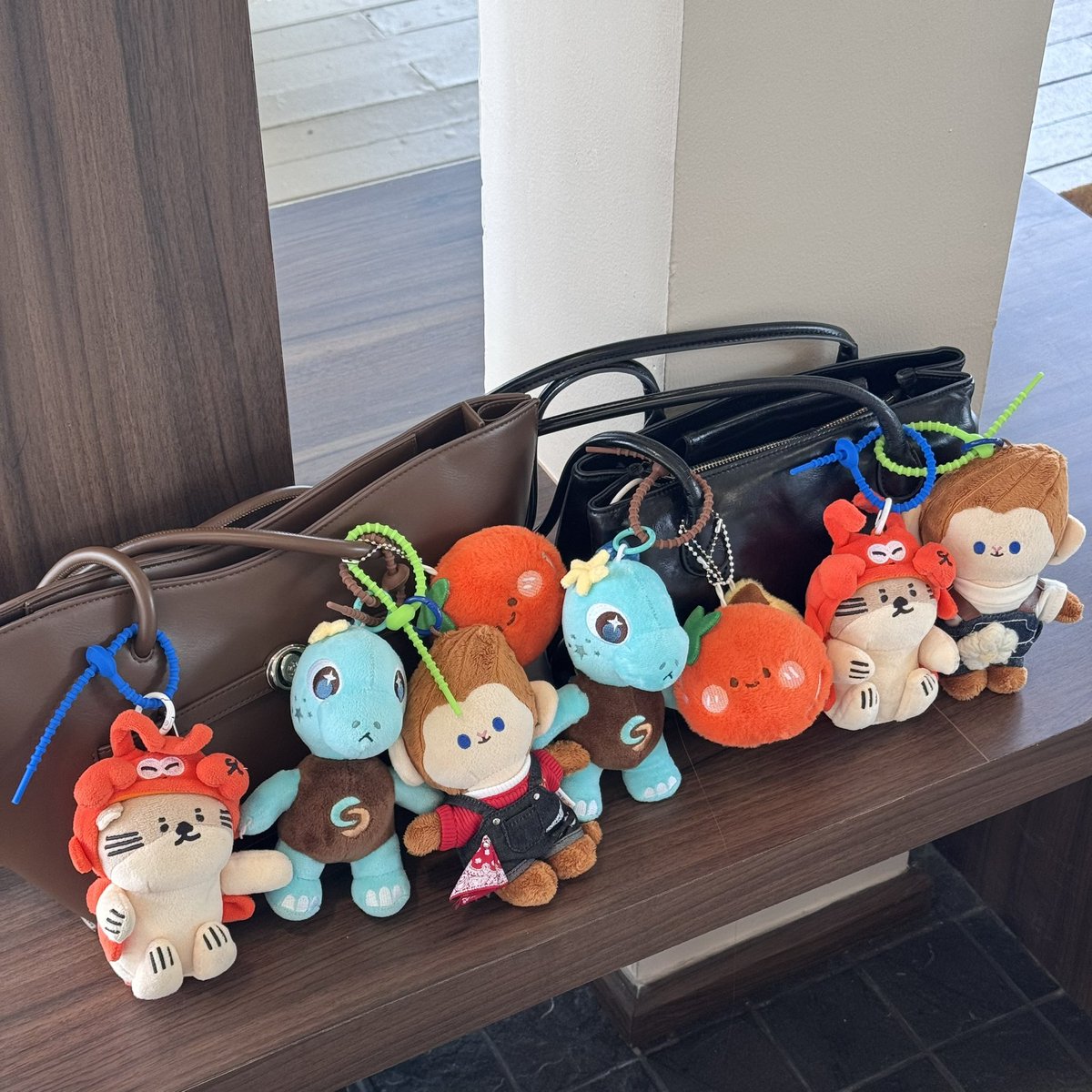 february_gb's tweet photo. ตัวไหนอ้วมสุด 🐒🦖🦞 https://t.co/q9WFGUKrOI