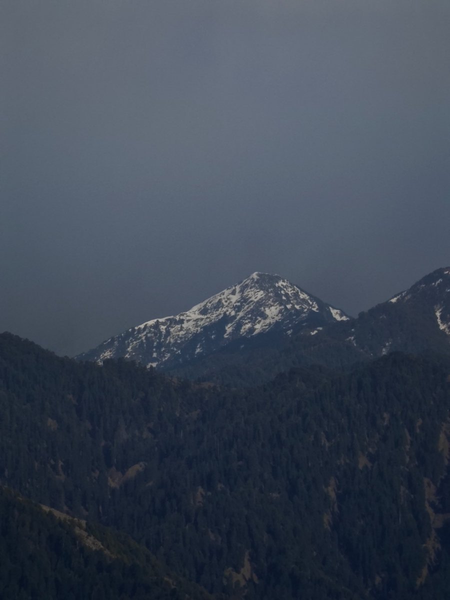 Whiskey_LXXII's tweet photo. Mountains look beautiful on camera but they are scary in real life. 😭 https://t.co/3tvoXfgUTX