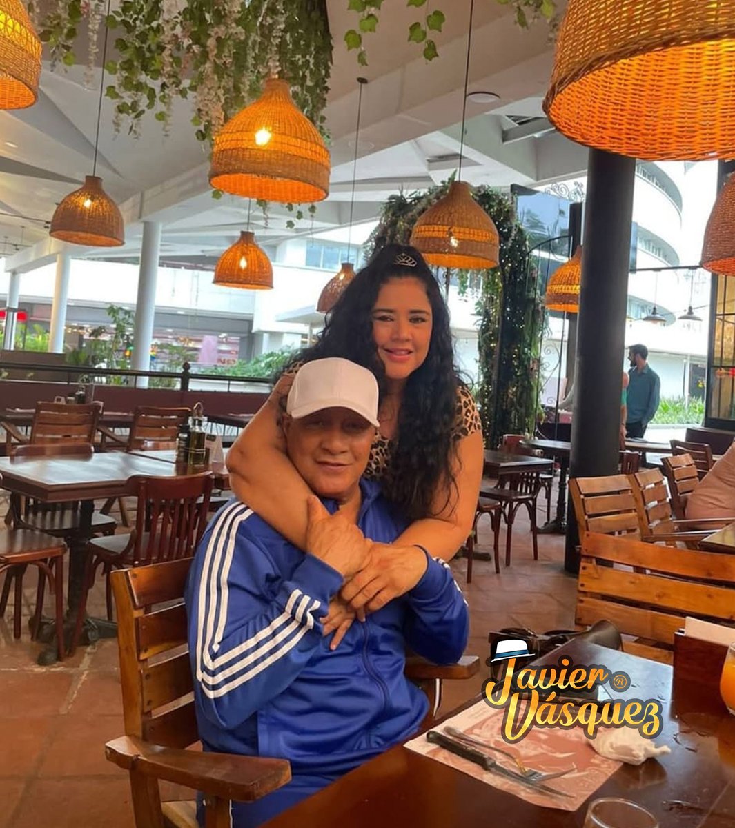 JaviierVasquez's tweet photo. Coleccionar momentos con mi amada Fra... es mi bendición. ¡Feliz día y que Dios me los bendiga! ¡Ay ama!

El que no ama no conoce a Dios, porque Dios es amor. (1 Juan 4:8)

#todograciasadios🙏🏾 #llevandosalsa https://t.co/EdxseDupZw