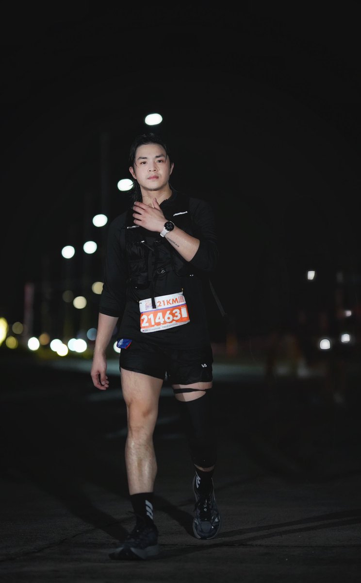 vxonc13's tweet photo. 2 back to back half marathons this weekend! Ran a total of 42km! Call me crazy or what but here we are! It was my first tine running in Clark, Pampanga and i can say that this was my fav route so far. Here’s to more runs 🥂 https://t.co/Y3K9biljhJ