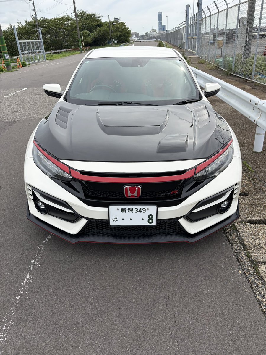 mk11058R's tweet photo. お盆休み・同封漏れトラブルを乗り越えやっと戻ってきた推シビ

連絡で聞いてたより実物みて結構目立つ気泡や欠けやなぁと🥹
J'Sさんほんとにこんな品質なんですかね…
(教えて有識者の皆様) https://t.co/DCEcZ7ROea