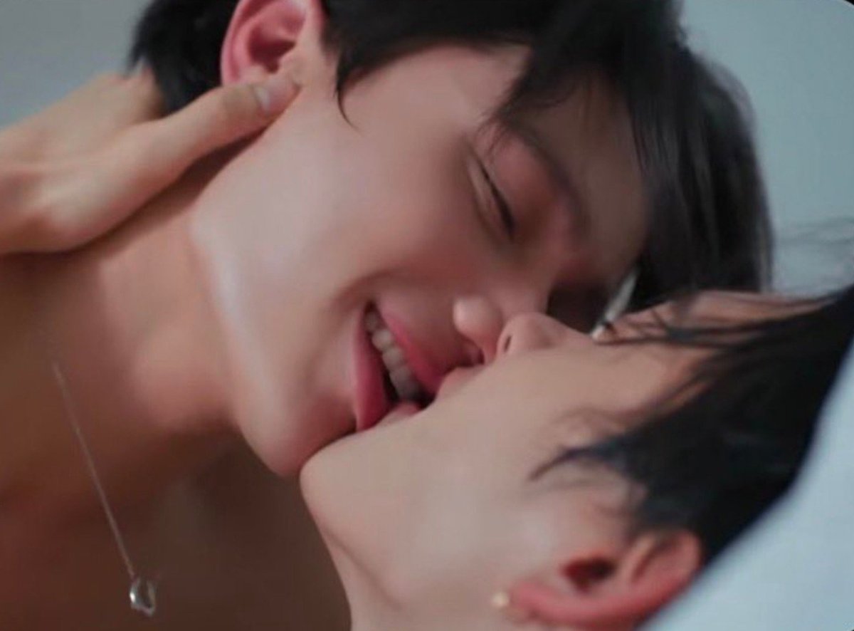 s_kk_yy's tweet photo. gay sex looks good on them https://t.co/zDd82wMkzF