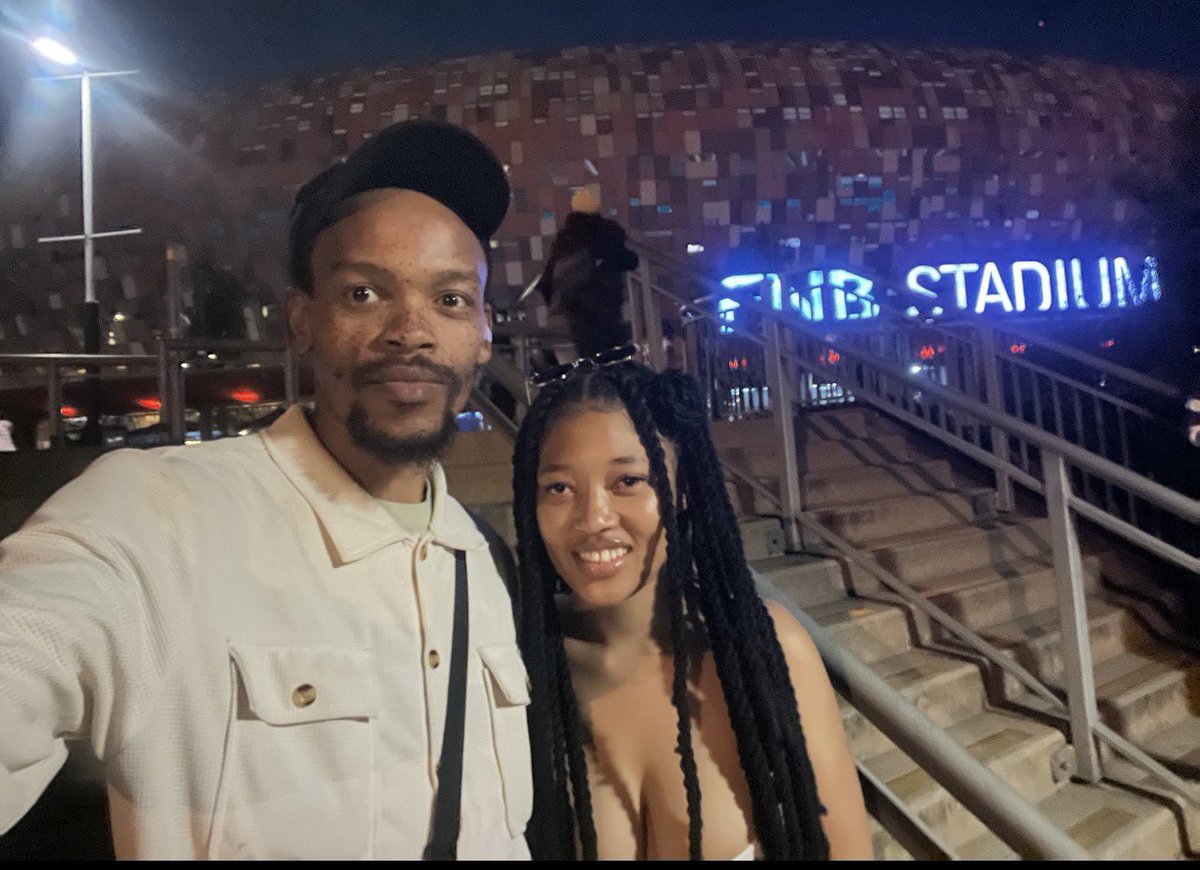 ChrisExcel102's tweet photo. My Goat found himself a hun that looks exactly like his ex wife… 

No one is irreplaceable…😭😭😭😭 https://t.co/zj5dEBaI4g