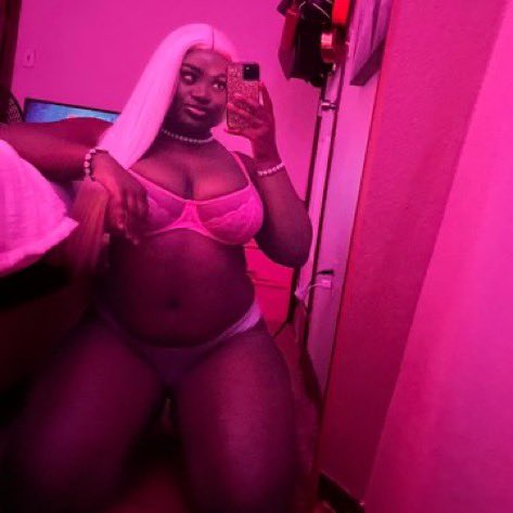 Kt_darkskin's tweet photo. Baddest in the room. https://t.co/dH23l7icdd