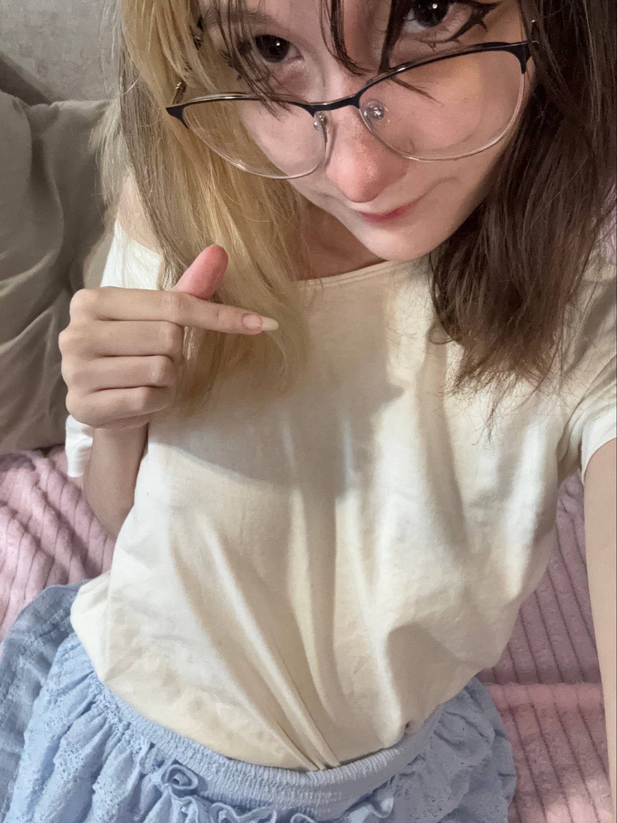 LilfainBaby's tweet photo. Home vibe ^^ hehe https://t.co/EbnmUjEz5v
