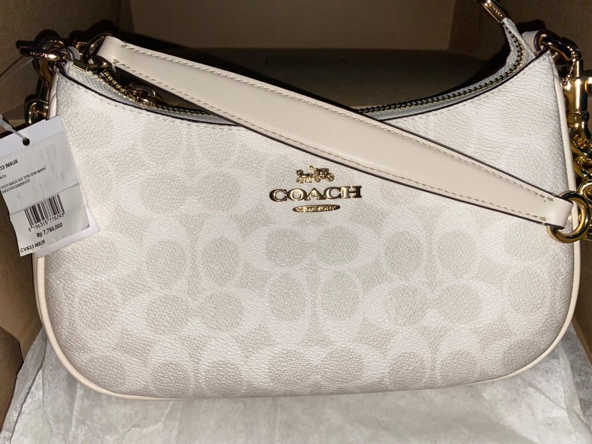 callmerineee's tweet photo. Dijual underprice ajaaa yaa

📌Dom bogor
📌ori belom dipake (new)
📌Bisa pengiriman orenn

Tags. Coach teri shoulder bag tas  branded https://t.co/TtW0dE6v7g