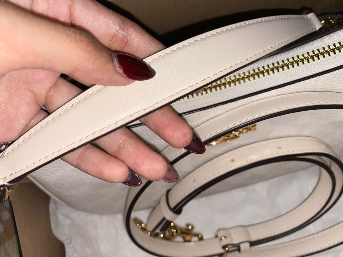 callmerineee's tweet photo. Dijual underprice ajaaa yaa

📌Dom bogor
📌ori belom dipake (new)
📌Bisa pengiriman orenn

Tags. Coach teri shoulder bag tas  branded https://t.co/TtW0dE6v7g