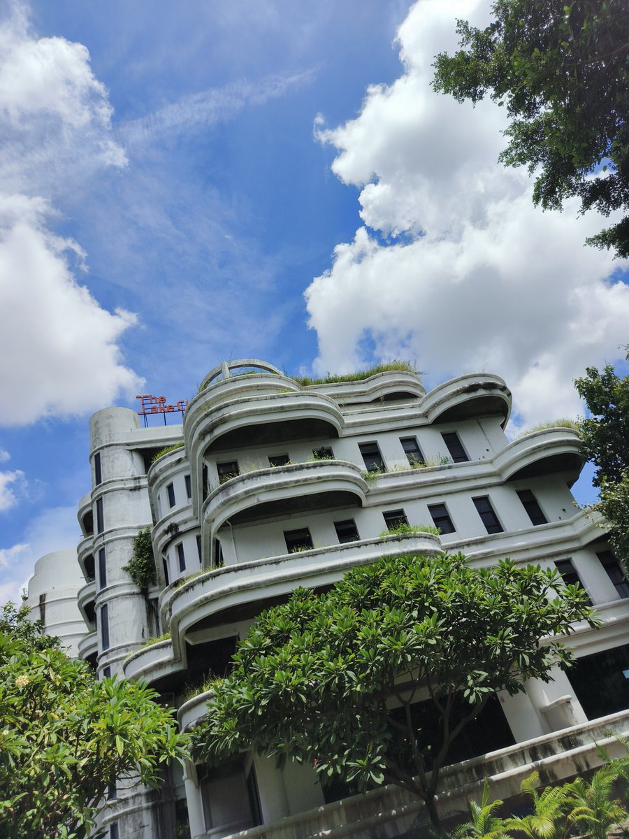 Gunnwong's tweet photo. ที่เชคอินแห่งใหม่ The Lake Club เมืองทอง https://t.co/GORJN0FFQY