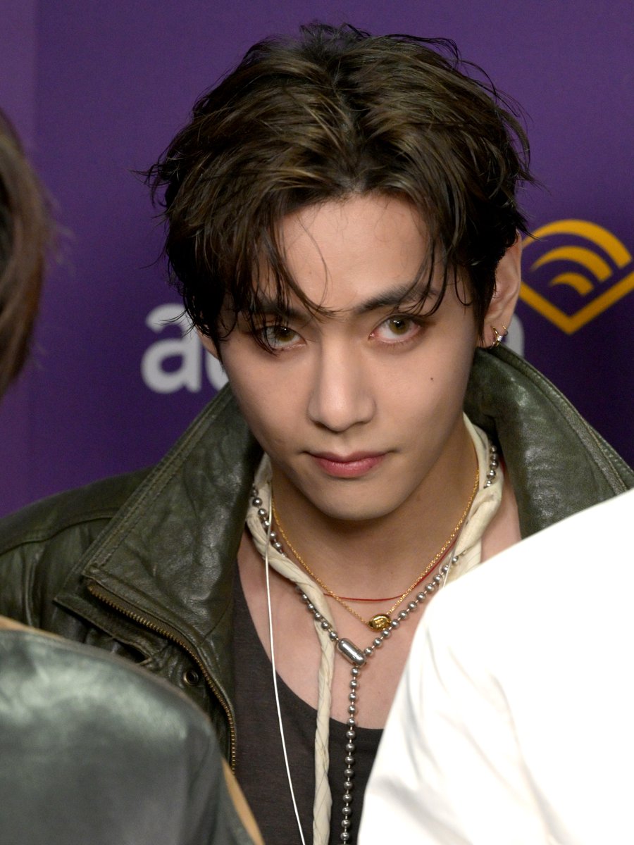 beyond_ARMY_'s tweet photo. Esquire Hong Kong
[Getty Images, and THAT Taehyung images everyone is crazy over - no watermark]

驚喜登上2026 iHeartRadio音樂節的舞台，一連獻唱多首人氣歌曲。七人先以《SWIM》開場，接《2.0》，再以經典《MIC Drop》帶起全場，最後以《FYA》收尾，舞台火焰特效同步燃起，表演超級震撼！

@/bts.bighitofficial made a surprise appearance on the 2026 iHeartRadio Music Festival stage, running through a string of hits. The seven opened with “SWIM,” followed with “2.0,” then lifted the whole arena with the classic “MIC Drop,” and closed on “FYA” as stage-fire effects went off at the same time — a truly explosive set.

BTS AT IHEART RADIO MUSIC FESTIVAL 2026
BTS BTS BTS
BTS PAVED THE WAY
#BTSxIHeartRadio