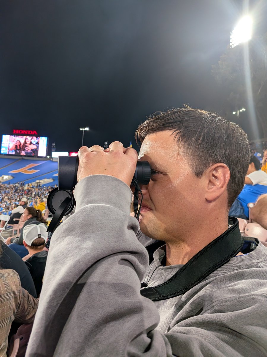 NoLatencyLive's tweet photo. Live from the Rose Bowl. Calling UCLA–Purdue as it happens.
Zoom: https://t.co/Sk0HddCNmu
Meeting ID: 844 5722 5038
#GoBruins #UCLAvsPurdue #RoseBowl #BigTen #CFB #UCLAFootball https://t.co/IUV9f8s3dn