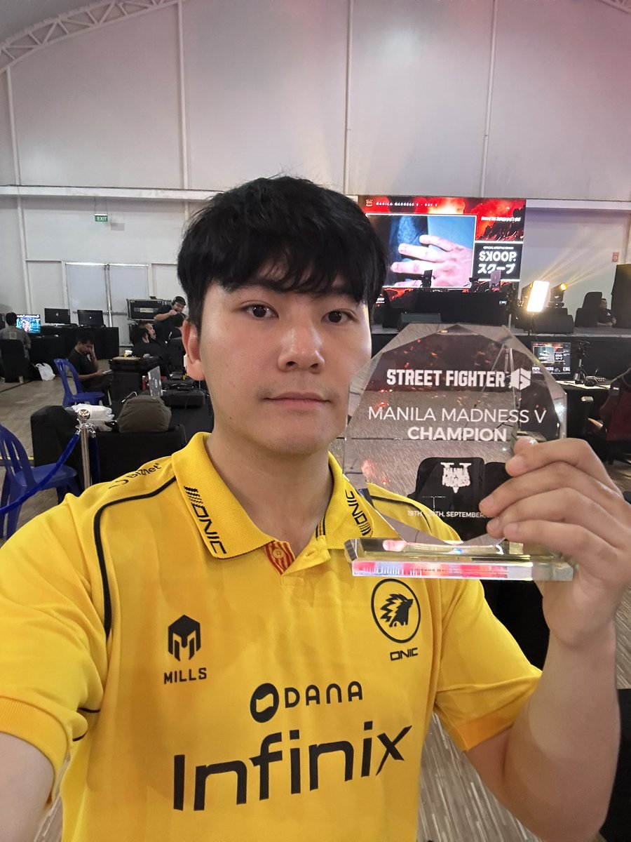 booknopparut's tweet photo. Won SF6 at Manila Madness
gg everyone 
Thanks for the support https://t.co/8qaVKKUd1K