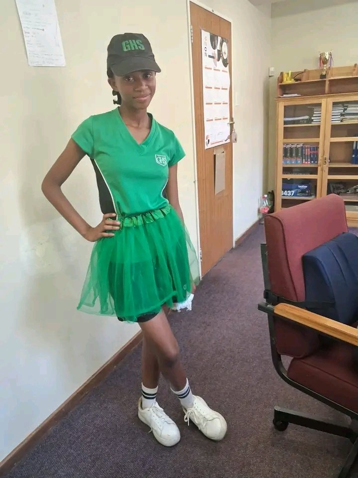OmphileMnaps's tweet photo. Hi everyone.. This girl's name is Faith. She went to school (Girls High) yesterday and never returned.
Please if you see her you can contact me on 0785001811 or SAPS. Thanks so much https://t.co/knezSza8kp