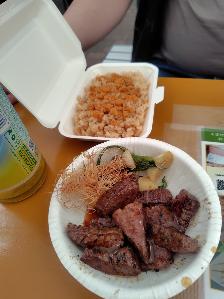 Indigoaino's tweet photo. 大通りのオータムフェスト https://t.co/FNOM2M4VwF