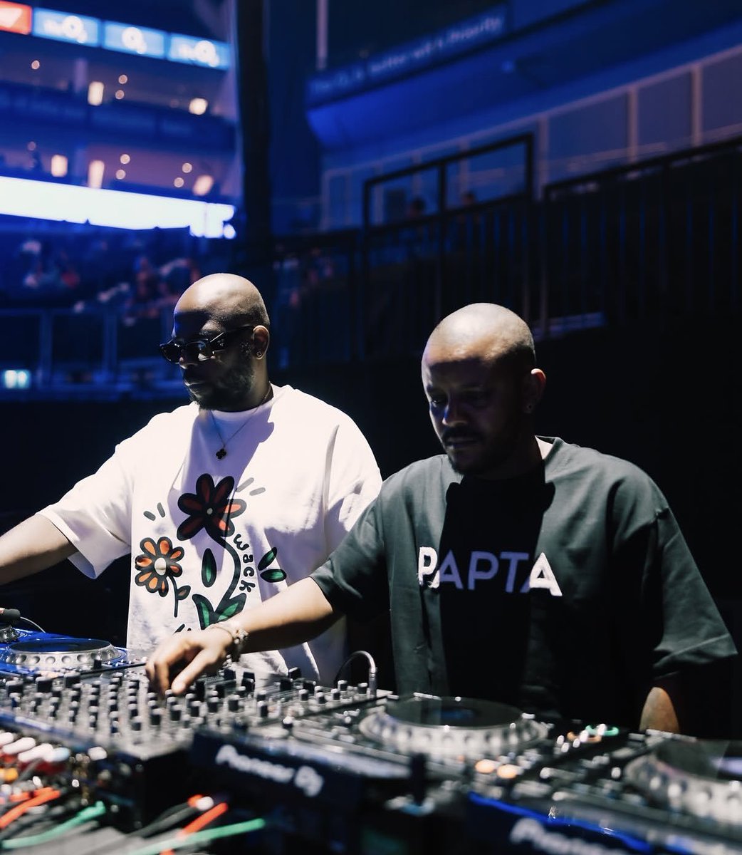 RealBlackCoffee's tweet photo. Scorpion Kings 👑 👑 https://t.co/ypfz7KsWvJ
