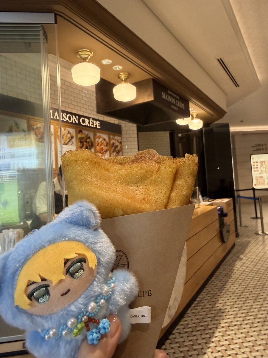 chip_bjfy's tweet photo. F&amp;M行ってきたけどスコーンは売り切れだから写真だけ撮ってきた😭ﾋﾞｴｯ
夜ご飯用にオーベルジーヌを手土産にしてスコーンの代わりに粉もんを食べようとなり粉もんを半分こして食べた🫶🏻
粉もんとは🤔
これにてオデのシルバーウィーク終了！出勤のみんな頑張ろうな〜😭台風だけど〜😭 https://t.co/3HzerW6YoQ