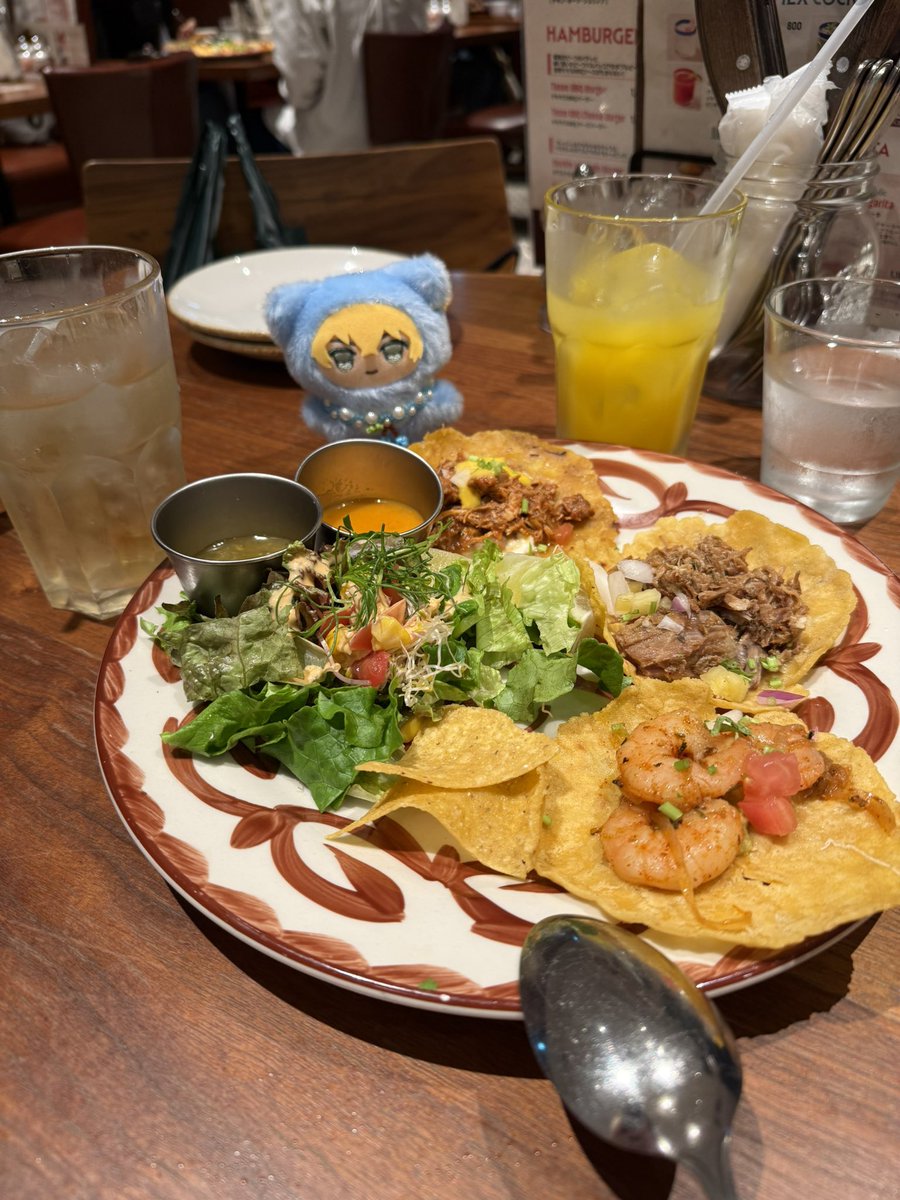 chip_bjfy's tweet photo. F&amp;M行ってきたけどスコーンは売り切れだから写真だけ撮ってきた😭ﾋﾞｴｯ
夜ご飯用にオーベルジーヌを手土産にしてスコーンの代わりに粉もんを食べようとなり粉もんを半分こして食べた🫶🏻
粉もんとは🤔
これにてオデのシルバーウィーク終了！出勤のみんな頑張ろうな〜😭台風だけど〜😭 https://t.co/3HzerW6YoQ