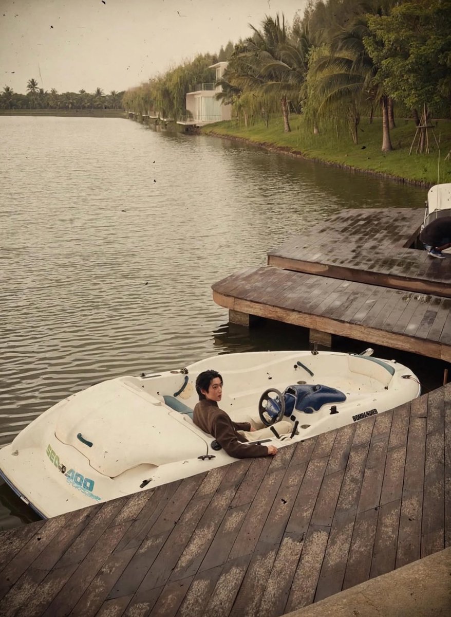 wubblybabe's tweet photo. รูปน้องเอสใน mv ใช้ใจ จากพี่เอโกะ สวยมากกก ไวบ์ดีสุดๆ 🚤
#YouManiacSeriesEP4
#ByHeart
#est_rvp https://t.co/0o59jRWwBh