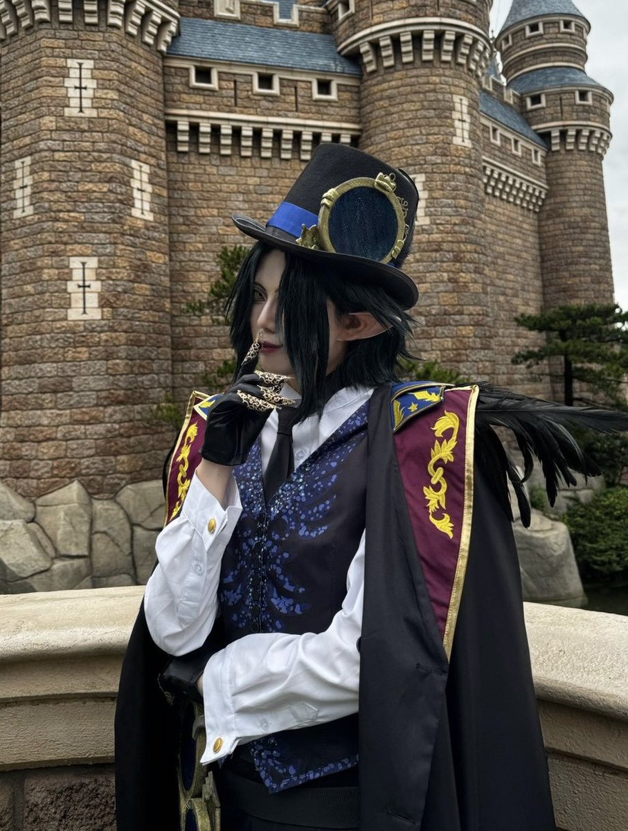 SAO_twst1218's tweet photo. 強行インパしてますー！
激メロ⚗️先生と💕
 #Dハロ仮装2026 
 #dハロツイステ仮装 https://t.co/9UUJIL2SxQ
