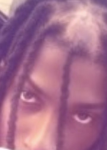 yungvocaloid's tweet photo. 🚨INSANE MOG🚨
👥 CARTI FAN CATCHES HIM WITHOUT DURAG

HE NEEDS TO CHILL WITH THE RETWISTS 😭 https://t.co/vDB9FGtlAh