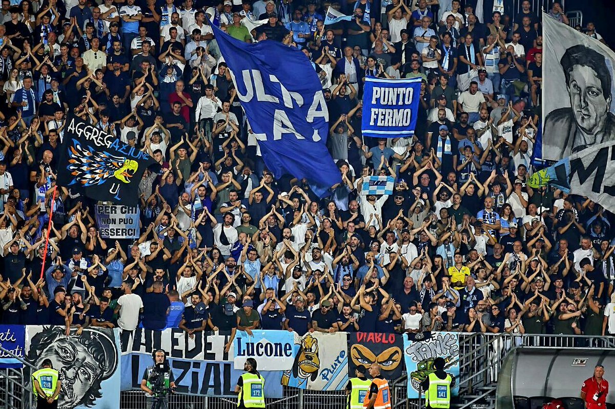 Lazio_Land's tweet photo. The Laziali in Venice! 🩵🦅
#VeneziaLazio #SerieA https://t.co/xqNyXjBjrK