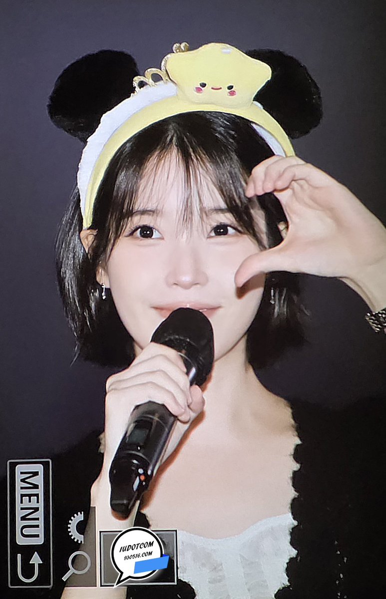 IUdotcom's tweet photo. 260920 아이유 골든아워 콘서트 무대인사 직찍 1 #iu #아이유 https://t.co/PYYd1UUynC