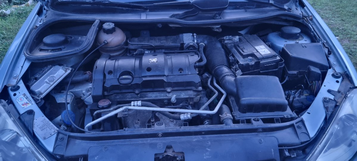 umarjibreel's tweet photo. DIRECT BELGIUM🇧🇪 
BUY AND DRIVE 
PEUGEOT 206 CC
MANUAL DRIVE 
2005 MODEL
PRICE:*4,800,000.*
LOCATION: KADUNA 
08131898878 https://t.co/AksiEPmFmG