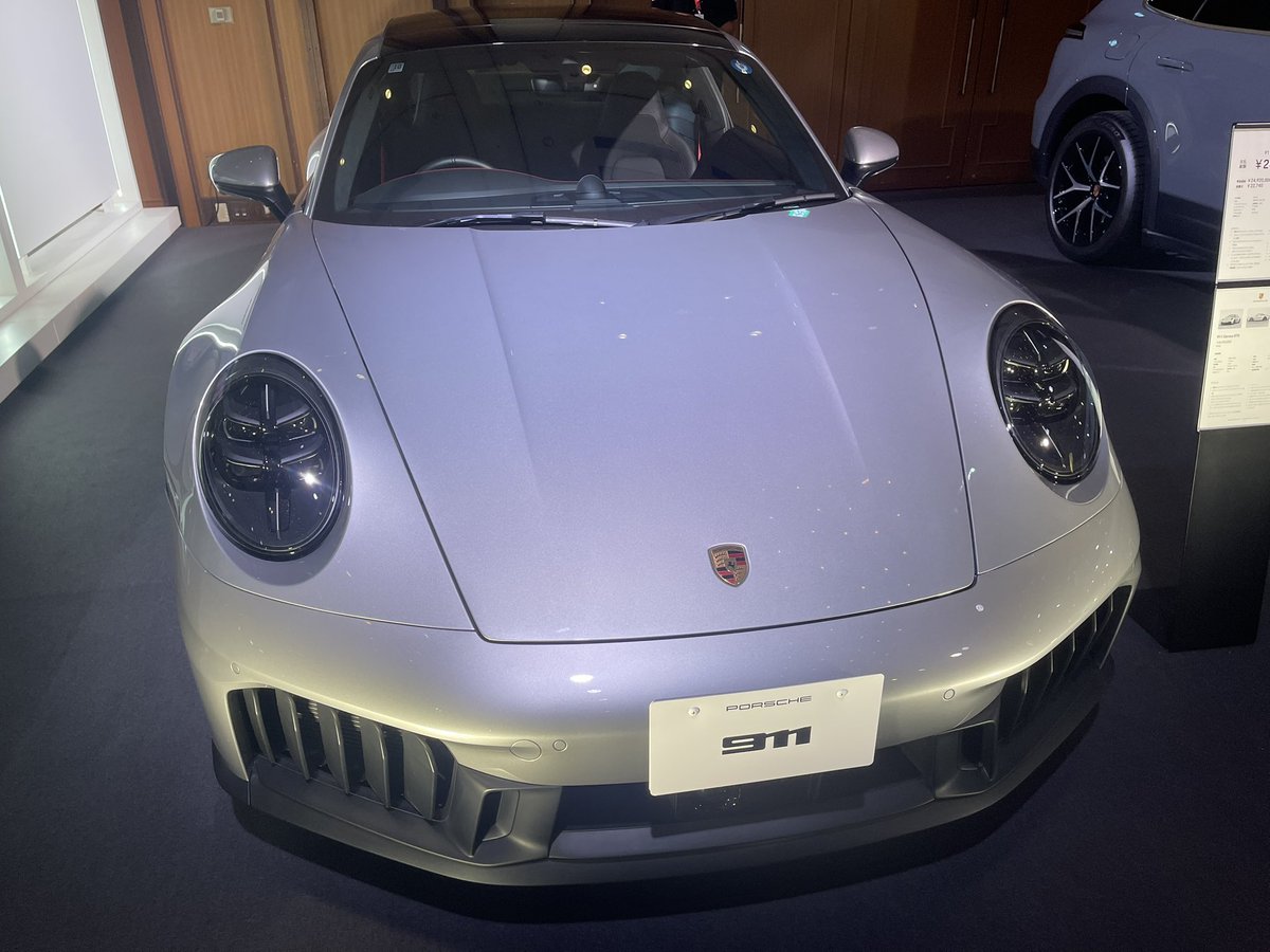 ruon0901's tweet photo. ポルシェ911GTS https://t.co/jo3KM4XGnY