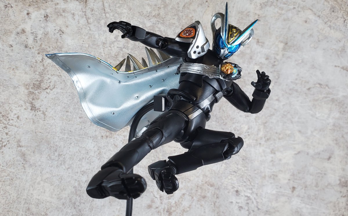shouldersato's tweet photo. 仮面ライダーマイス エントリーフォーム完成！！

ヘッジホッグマント＆ヘッジホッグシードエグズを製作し
アームドヘッジホッグへフォームチェンジ！！

さらに、リボルブオン用にローブも製作しました！！ https://t.co/gldgt4hySY