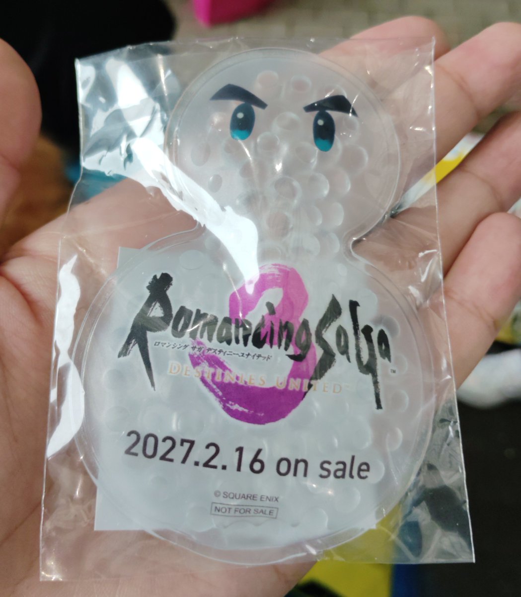 udasham's tweet photo. 試遊の整理券無理すぎて諦めてたけど、10分待ち程度のロビンとの撮影でノベルティもらえた！

ビュー姉フィギュアもクオリティ高くて良かった。

#ロマサガ https://t.co/OVq3U64Sv2