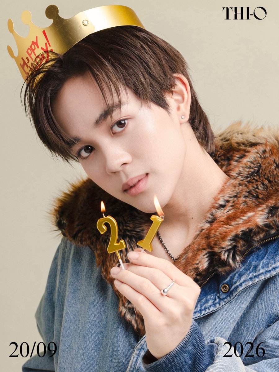 thio_official's tweet photo. HAPPY 21ST BIRTHDAY
THI-O COOL GUY 🎂🌻
LET’S CELEBRATE THI-O’S 21ST TOGETHER!

#Happy21stTHIOday 
#THIOTHAMM 
#NexT1DE_THIO 
#NexT1DE https://t.co/qOd5P8uGcy