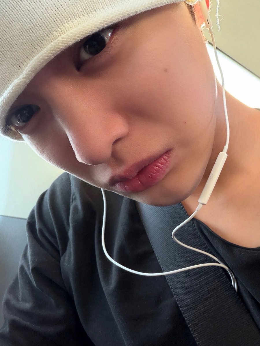 moodibboyi's tweet photo. 지금은 전화를 받을 수 없습니다
   ㄴ그렇습니까 보고싶습니당... https://t.co/WmzVPe43GD