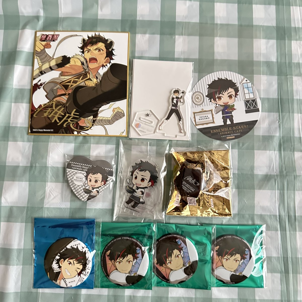 haaa_2525's tweet photo. 【譲渡】あんスタ 流星隊 それぞれ()の金額で譲ります。送料別。
高峯翠(1500)
南雲鉄虎(1000)
経年劣化気にしない方のみでお願いいたします。 https://t.co/YIX4slHSgD