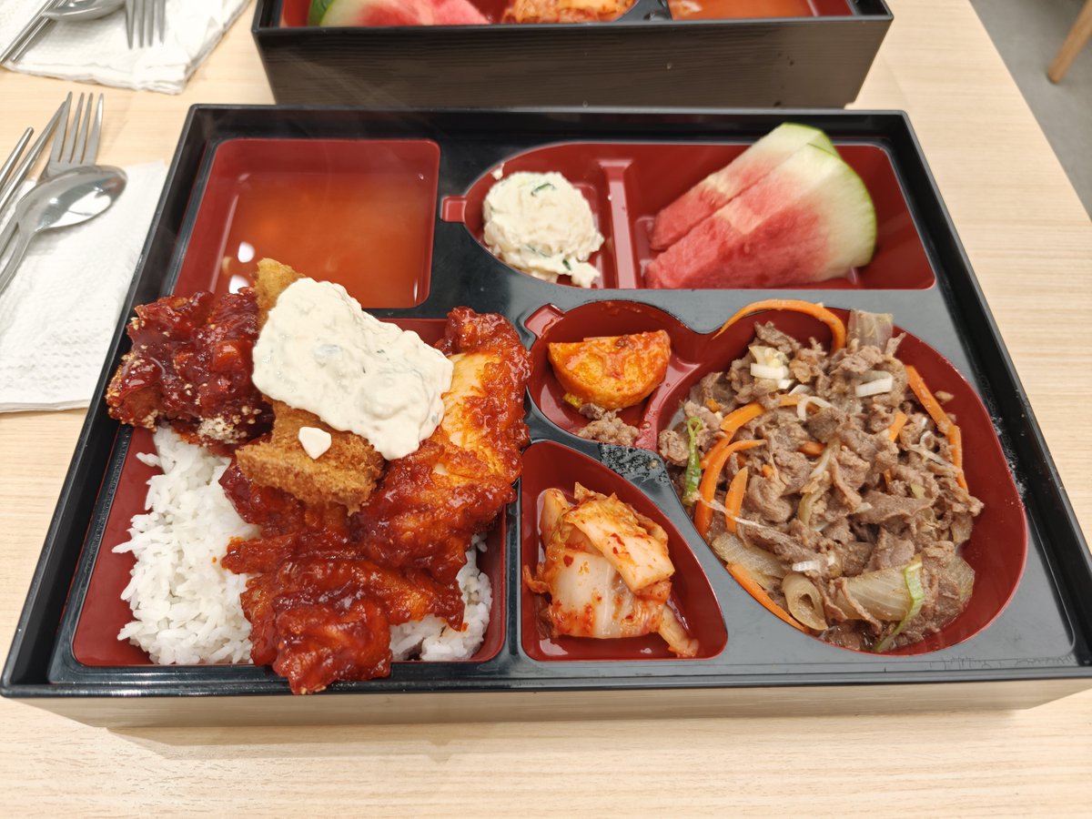 jinjin_sidefire's tweet photo. 行列が出来てた韓国料理のお店に行ってみたら量が多過ぎた😂おっさんにはキツイわ😂あとGrabの運転手さんがコンドミニアムの情報を色々と教えてくれたから参考にしようと思います🏘️マレーシア3日目の出費は27myr💰️ https://t.co/N03BJahyNX