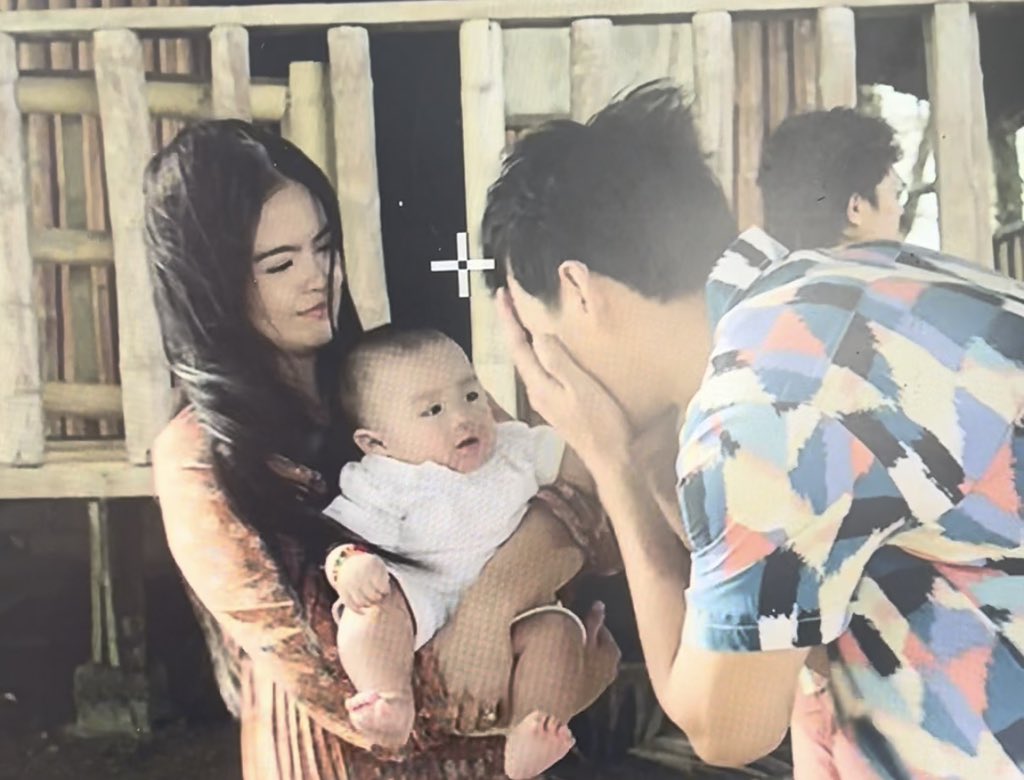 skyebloooo's tweet photo. IBIGAY NYO NA SA KANILA TO UNIBEARS PLS INAALAY KO NA PO LOVE LIFE NG MGA MAKAKAKITA NG POST NA TO PLS https://t.co/o5dTaTZs8Y