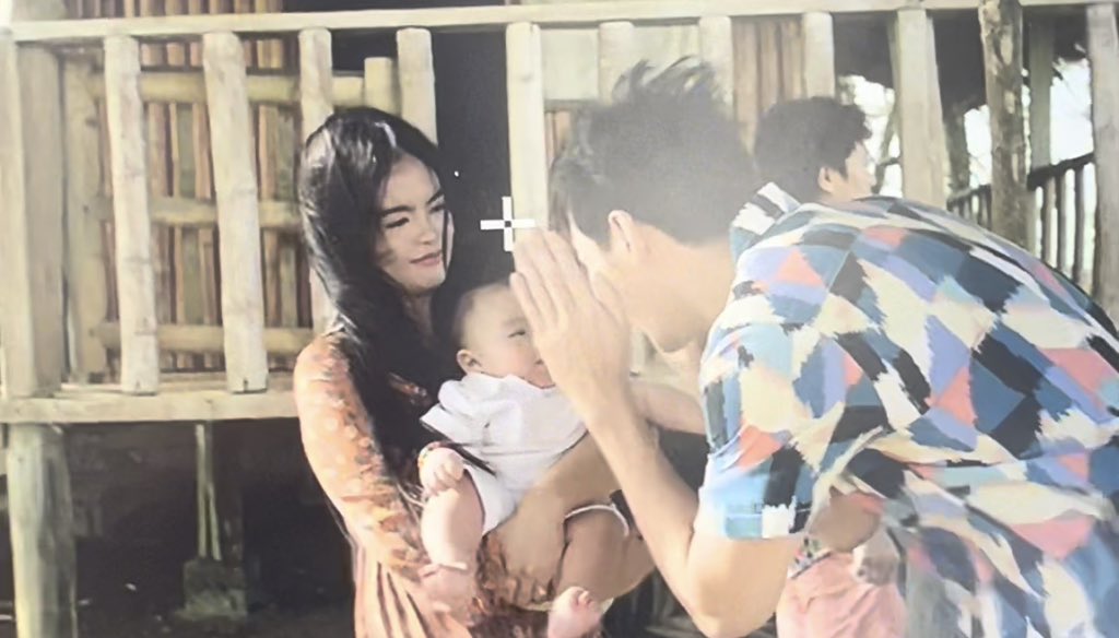 skyebloooo's tweet photo. IBIGAY NYO NA SA KANILA TO UNIBEARS PLS INAALAY KO NA PO LOVE LIFE NG MGA MAKAKAKITA NG POST NA TO PLS https://t.co/o5dTaTZs8Y